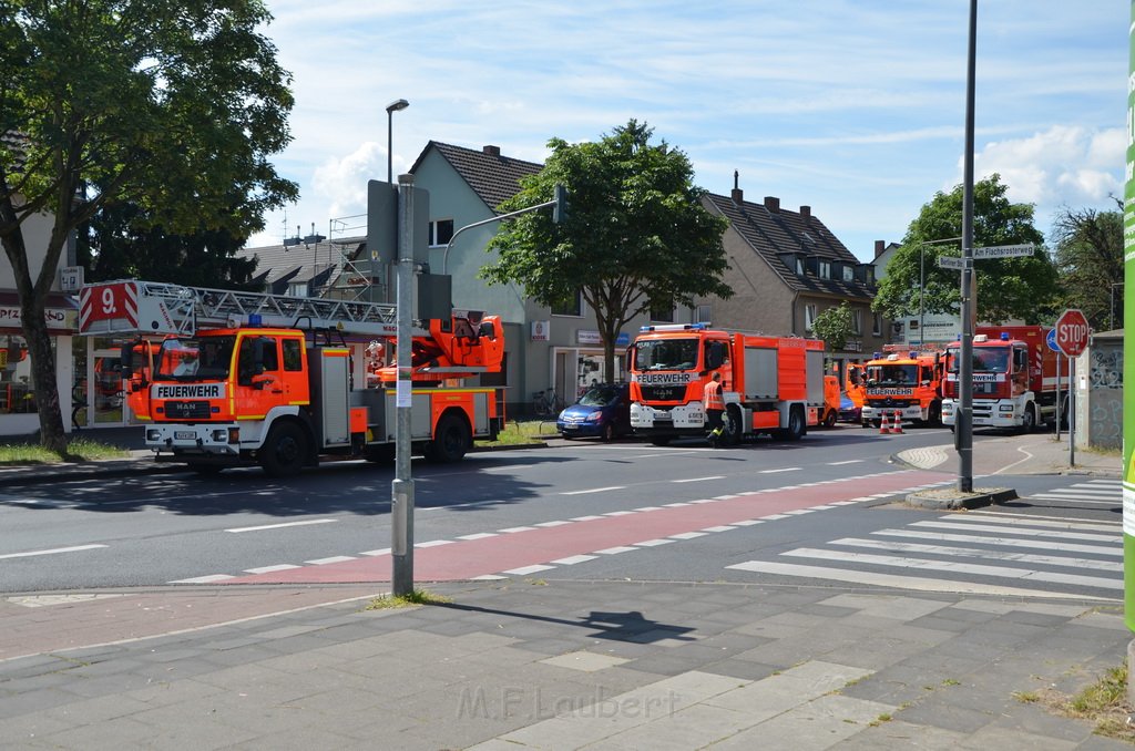 Unfall zwischen zwei KVB Bahnen Koeln Hoehenhaus Im Weidenbruch P076.JPG